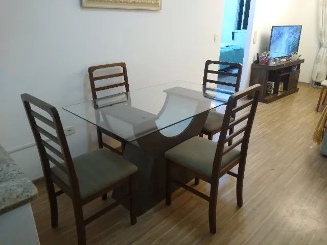 Mesa 1,30 x 0,80 com 4 cadeiras