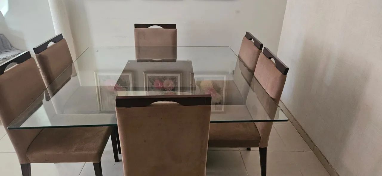 Mesa de jantar com 8 lugares super conservada - Foto 2