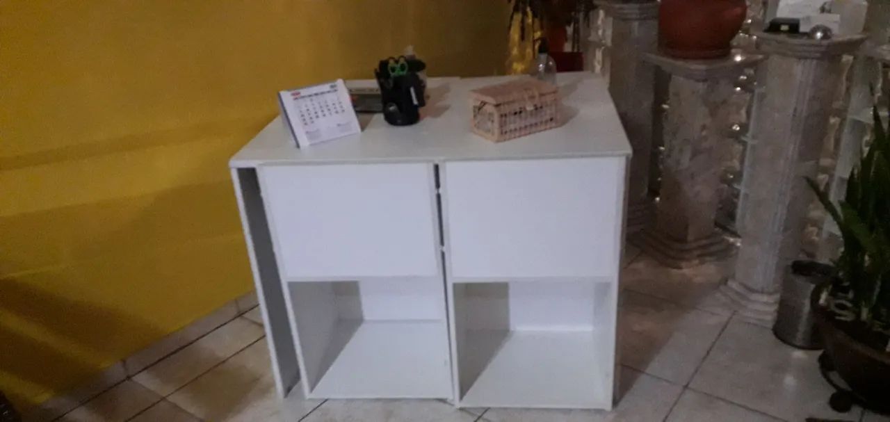 Mesa e cadeiras