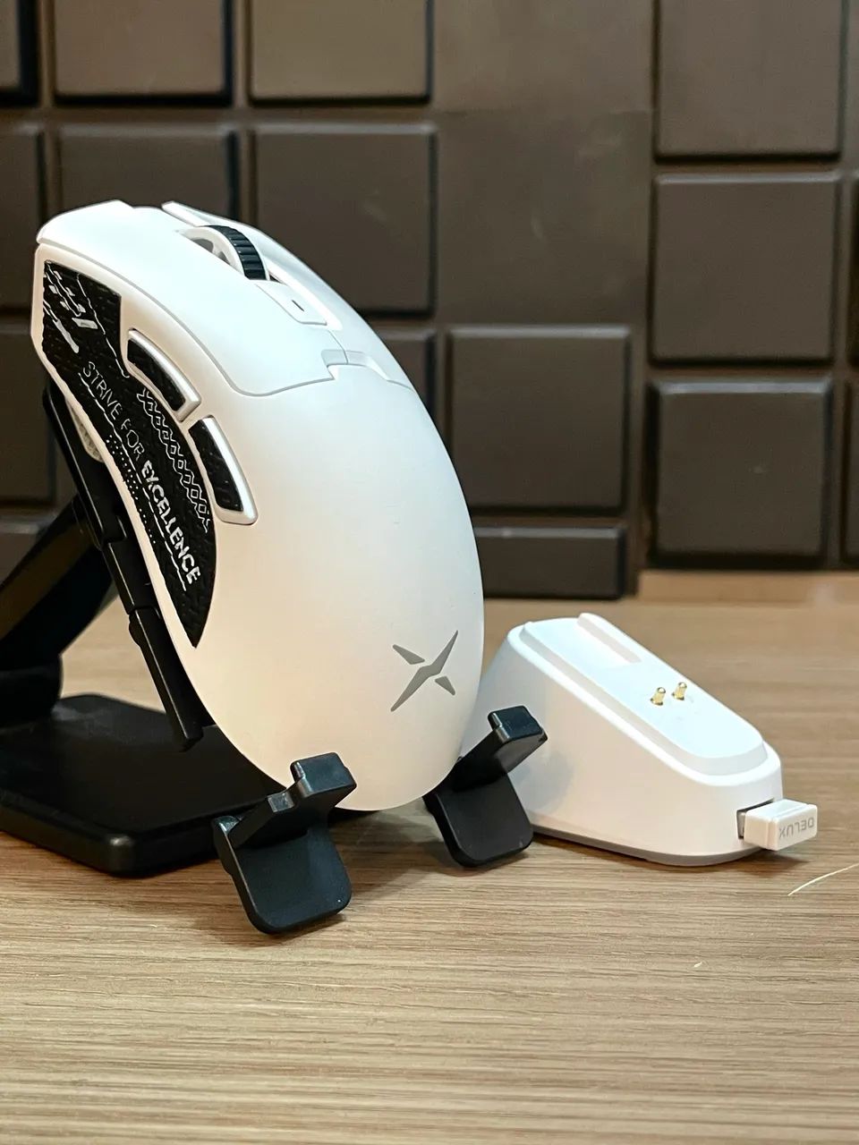 MOUSE DELUX M900 PRO WIRELESS C/ DOCK DE CARGA RGB