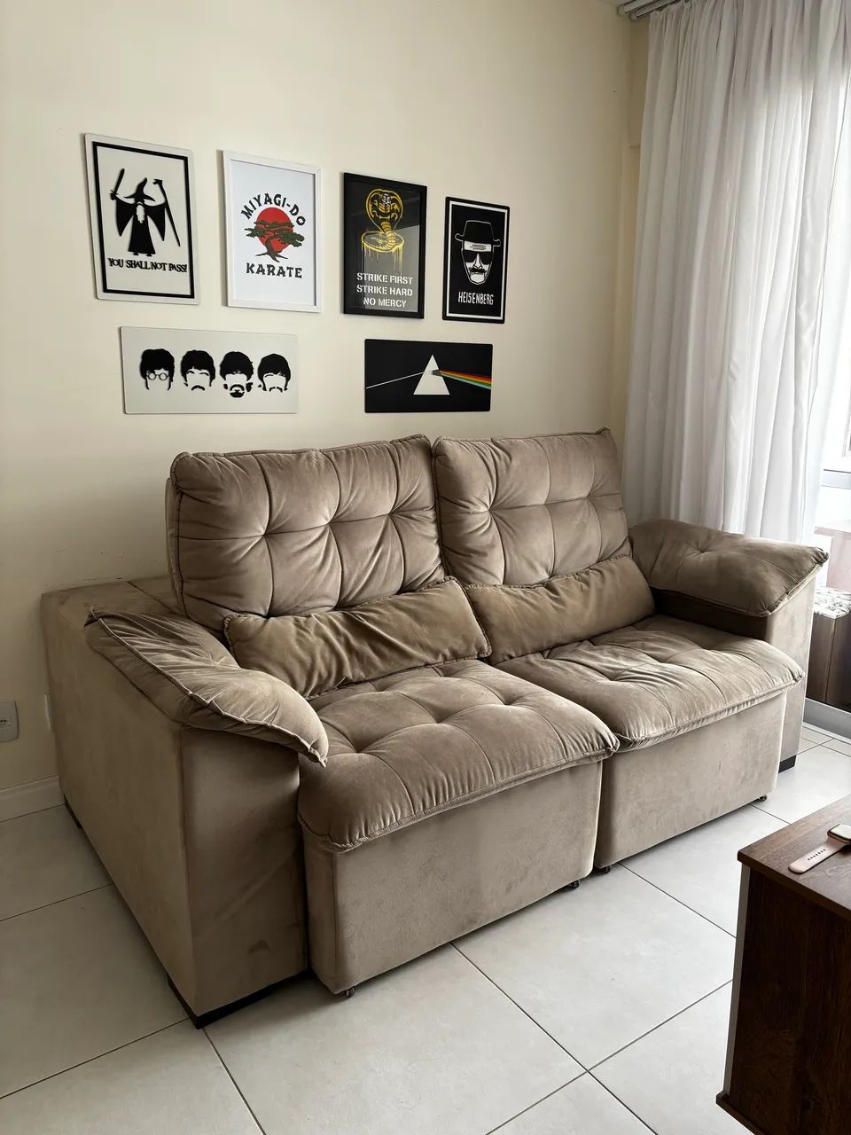 Sofá Retrátil Grande e Confortável - Ótimo Estado