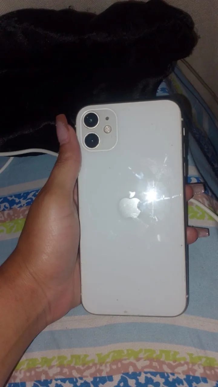 Vendo um iPhone 11