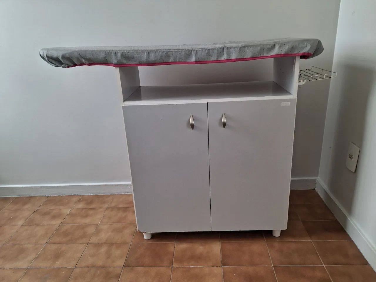 Balcão Multiuso com Tábua de Passar Roupa Embutida Branco - 2 Portas