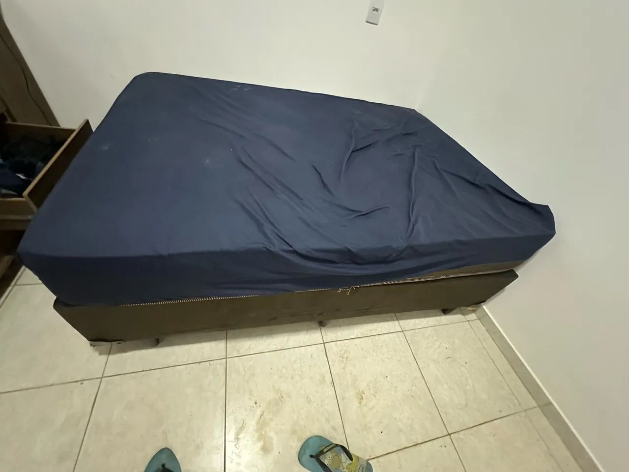 Cama nova com colchão e cômoda 
