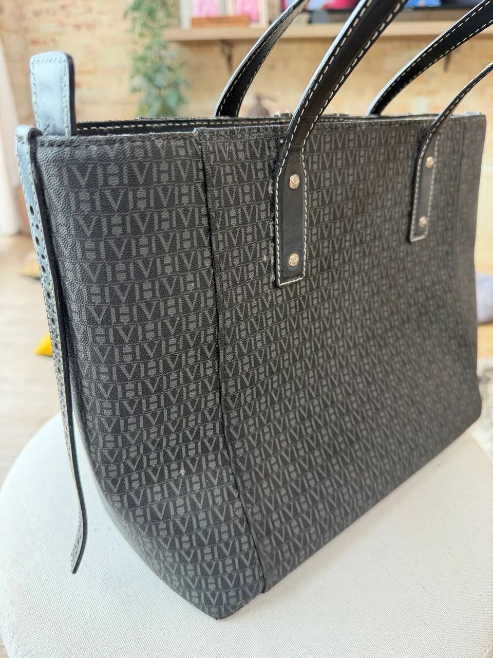 Bolsa Victor Hugo com chaveiro  - Foto 2