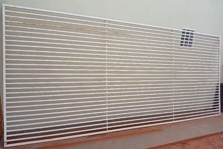 Grade reforçada, comprimento 4,90, altura 2,10