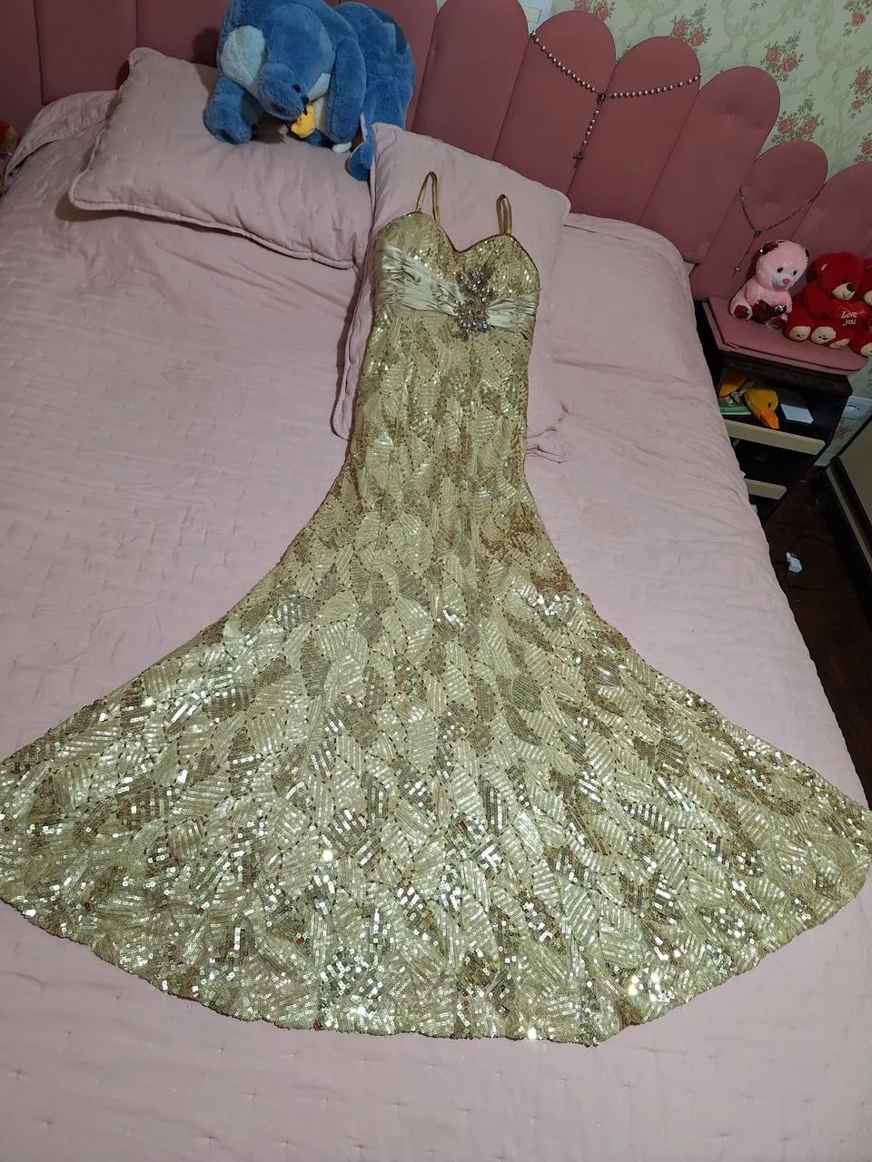 Vestido Dourado todo bordado - Foto 2