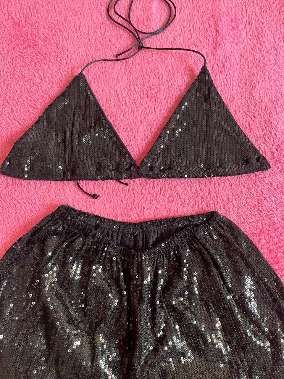 Look completo total black glow 