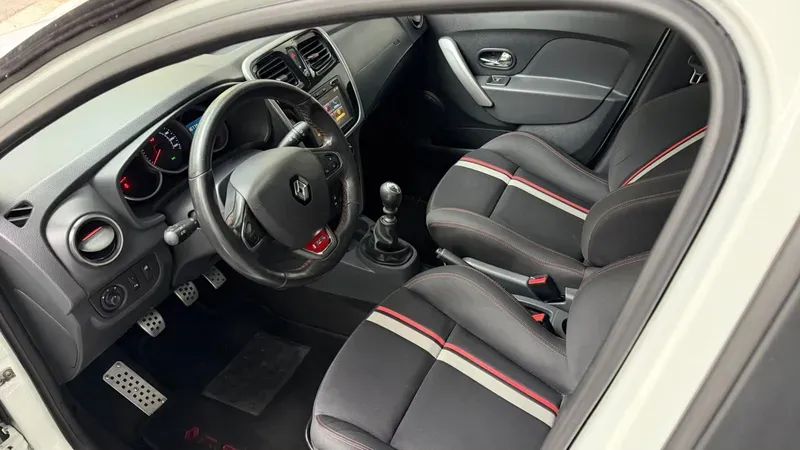 Renault Sandero Sport RS 2.0 Hi-power 16V 5P, foto 6 de 13