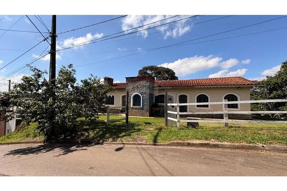 Casa com Vista para as Montanhas, Varanda e Terreno Amplo - Foto 3