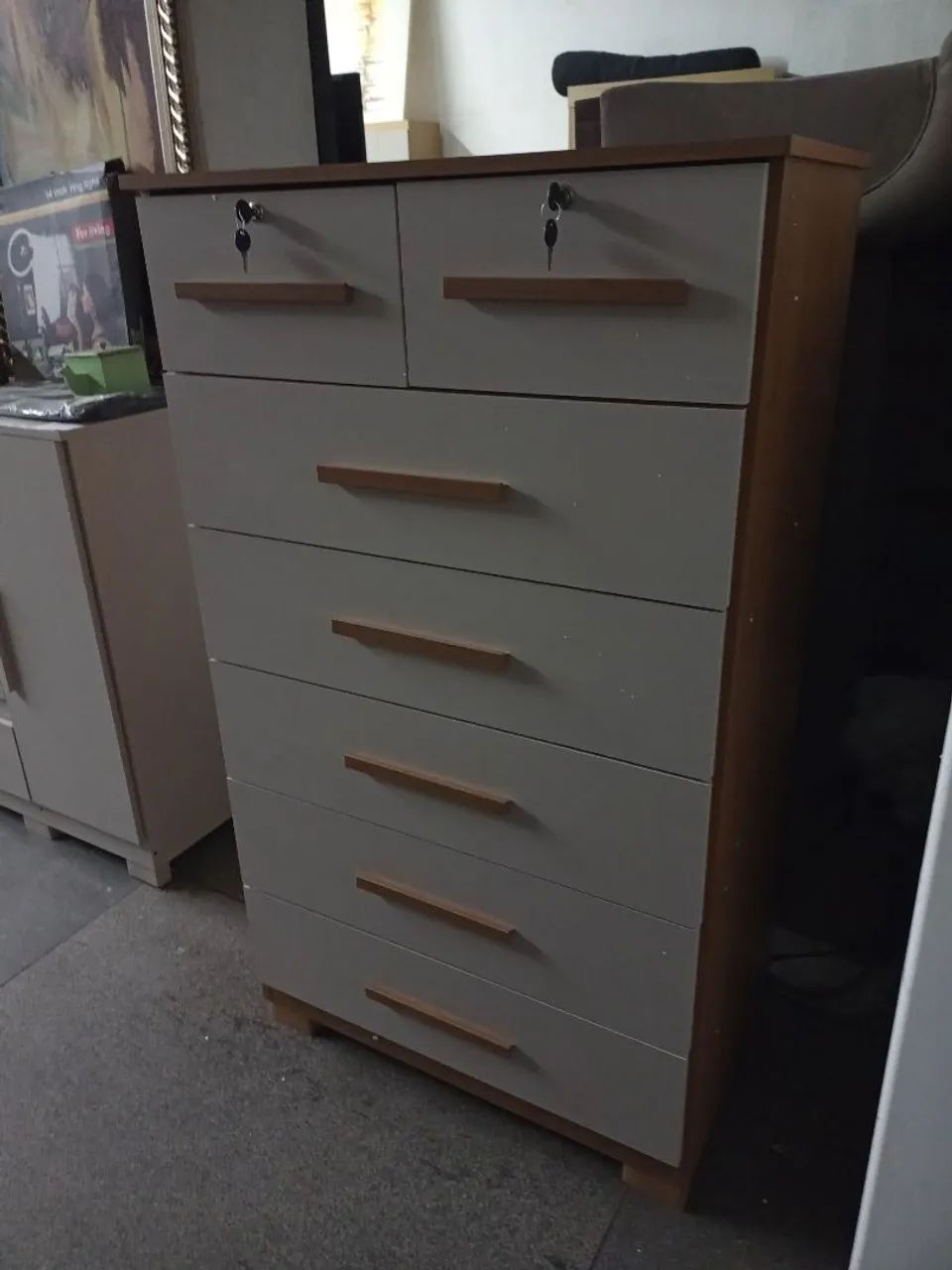 Nova cômoda 7 gavetas com chave ?