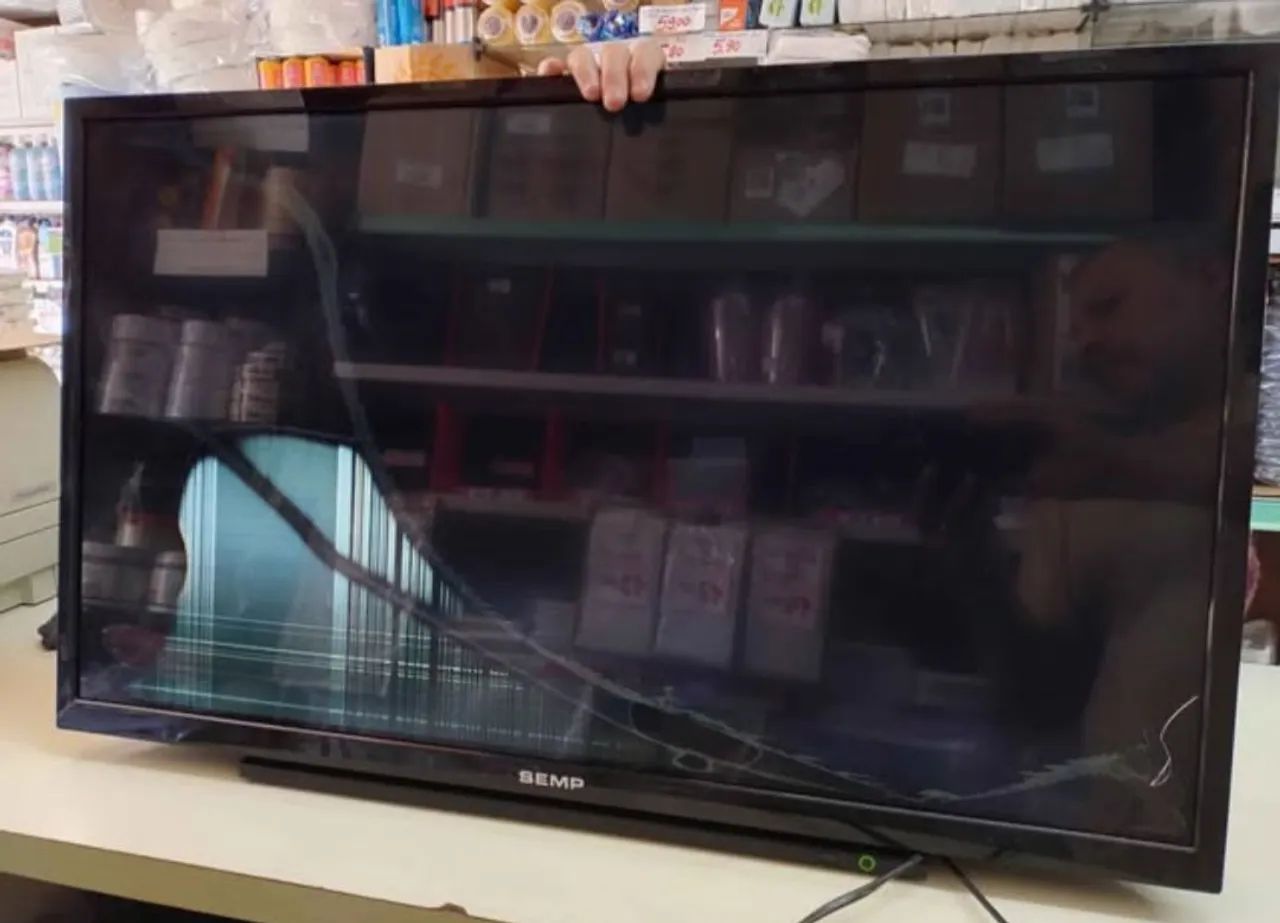 3 Tvs marca Samsung, LG e Semp32" - Foto 5