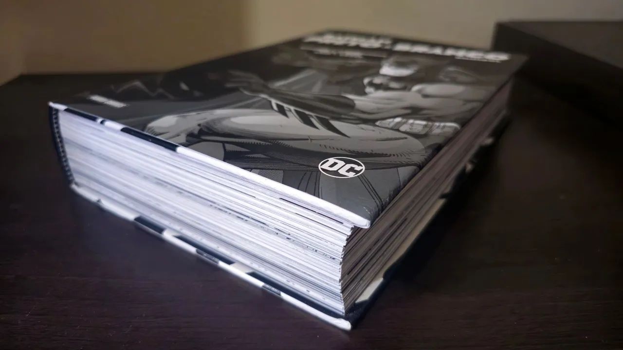 Batman Preto e Branco Omnibus - DC Comics - HQ Panini - Foto 4