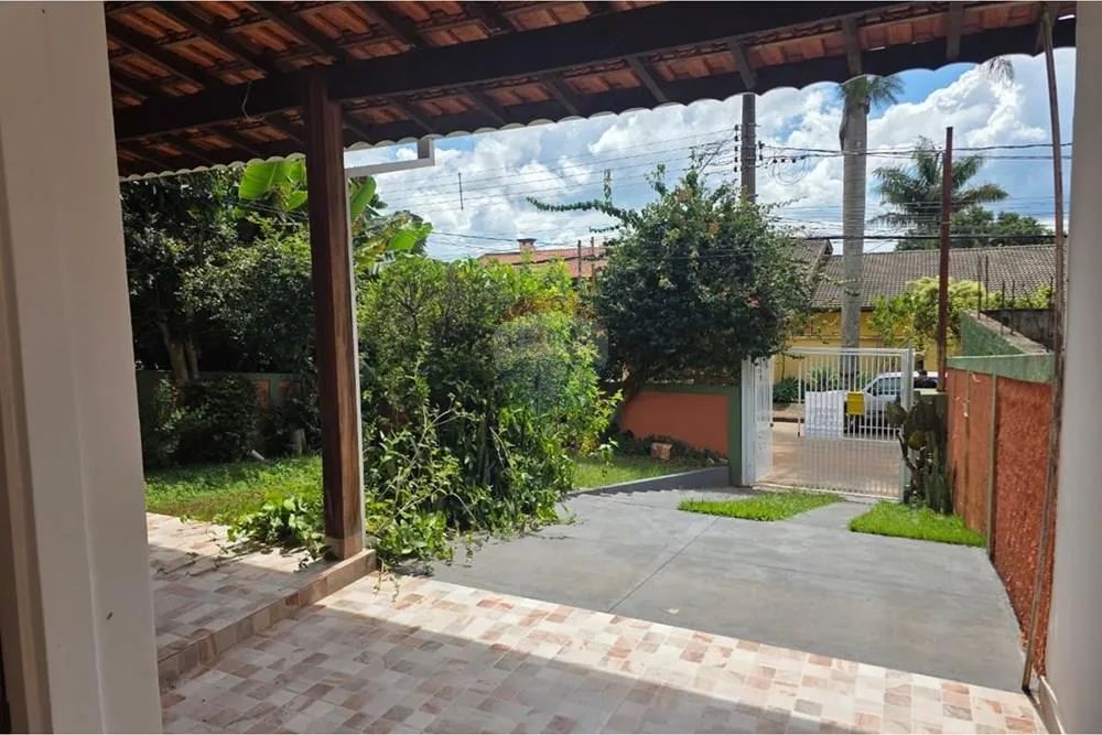 Casa grande com 3 dormitórios e jardim + home office/closet + edícula com sala e suíte no 