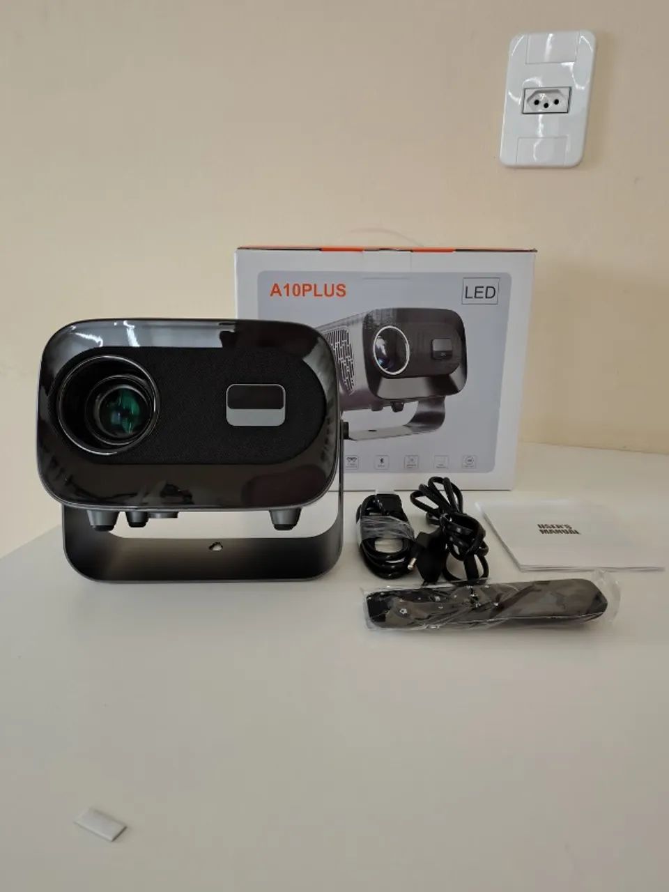 Projetor A10 Plus Pro - Ideal para Filmes, Séries e Games  - Foto 2