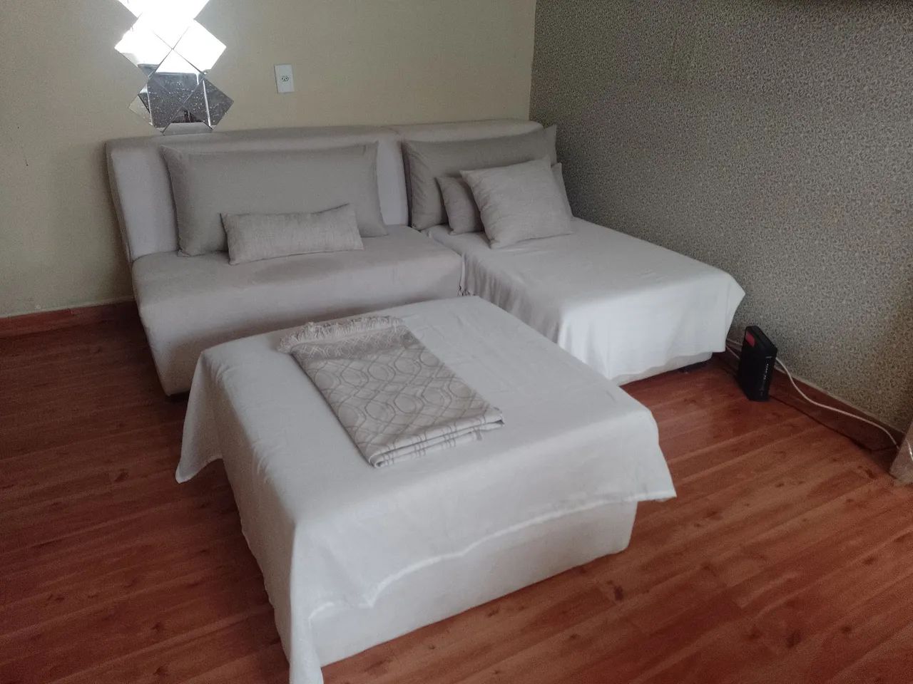 Sofás modulados espumas e estrutura perfeito estado