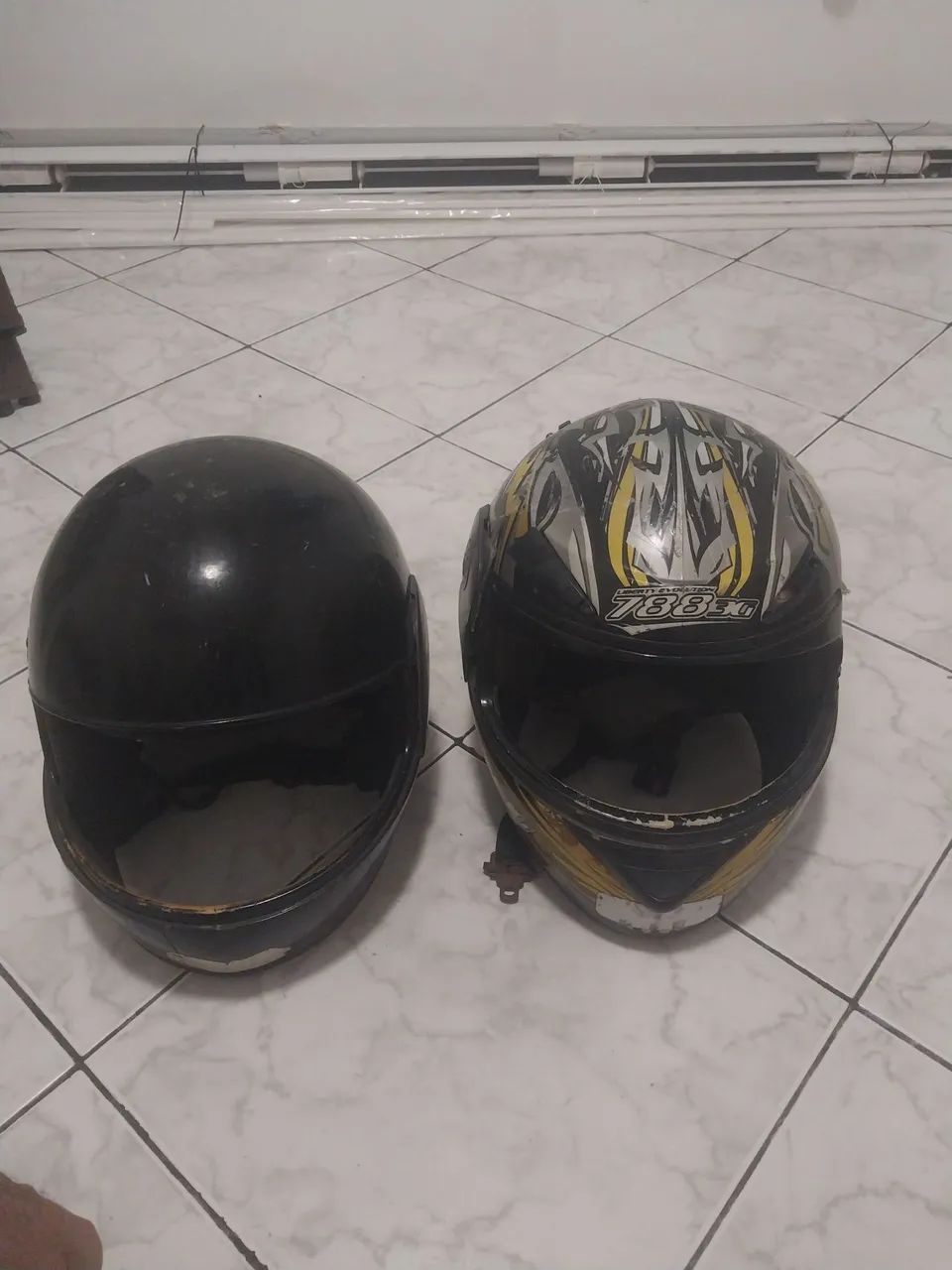 2 capacetes conservados - Foto 3