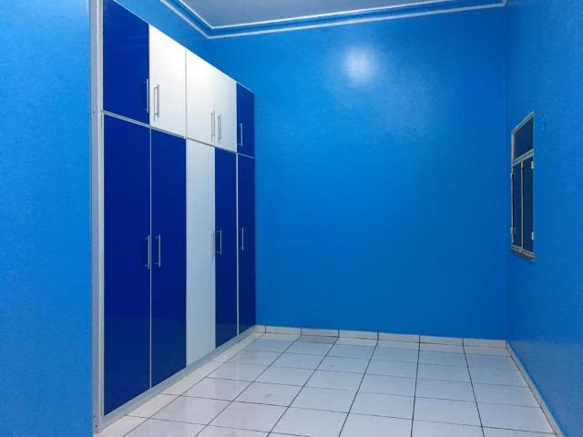 Alugo Linda casa Com Piscina no Parque 10 com 5 Quartos e 2 Suítes - Foto 6