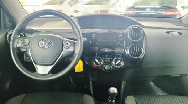 TOYOTA ETIOS HB XS 15 MT - Foto 8