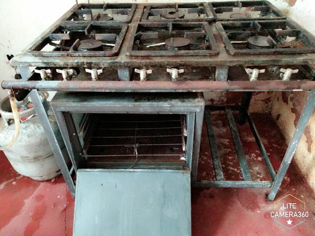 Fogao industrial 6bocas com forno e ganha de brinde outro fogão desmontado com chapa