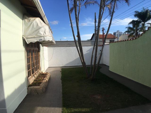 Aluga casa com 5 quartos no bairro Fátima II - Foto 2