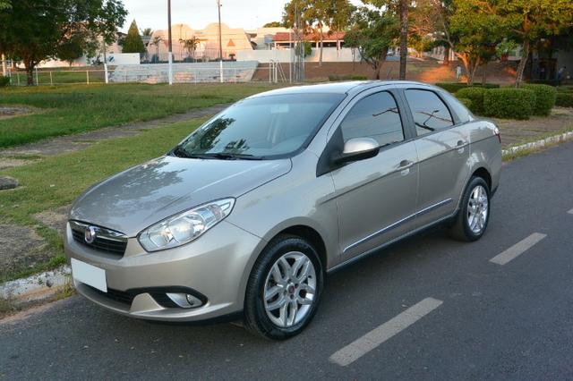 Grand Siena Essence 1.6 Dualogic Flex - Foto 2