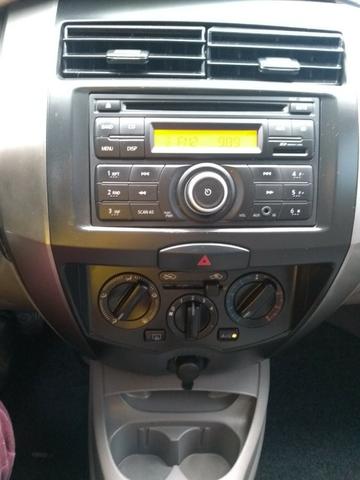 Nissan Livina 1.8 2010 Câmbio Automático - Foto 14