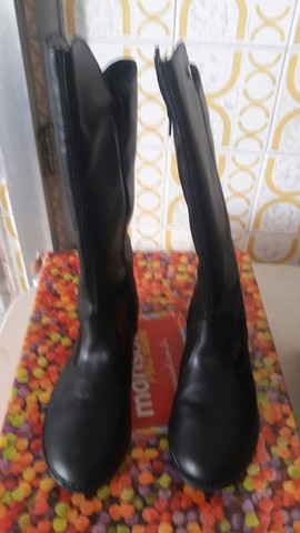 Bota preta Marisol n 35 - Foto 3