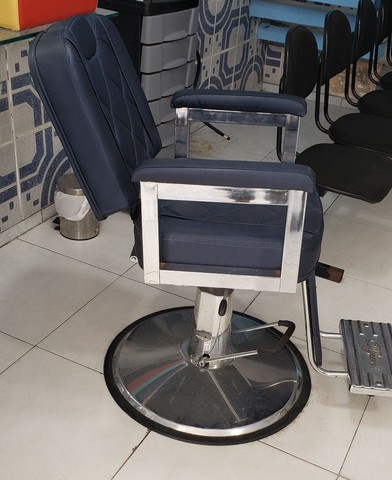 Troco cadeira de barbeiro ? hidráulica e reclináveis .