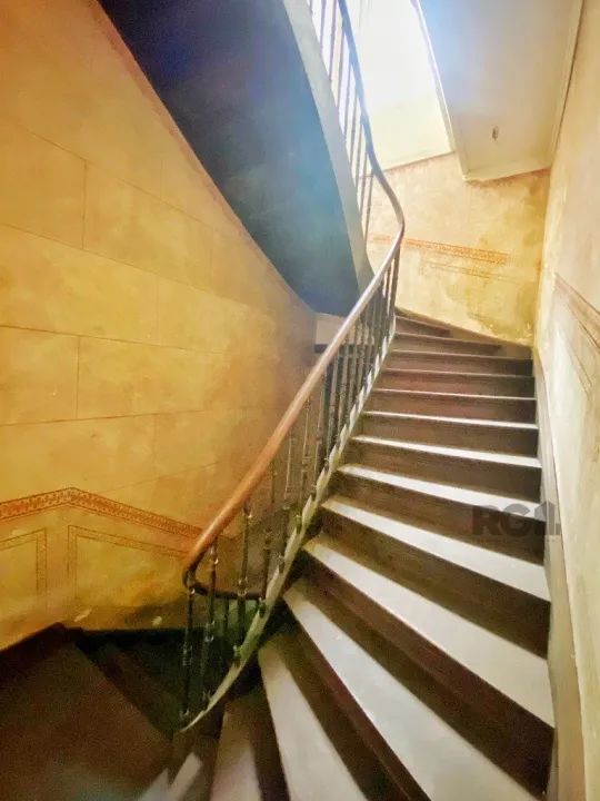 Prédio comercial em localização de esquina privilegiada no Centro Histórico, todo restaura - Foto 8