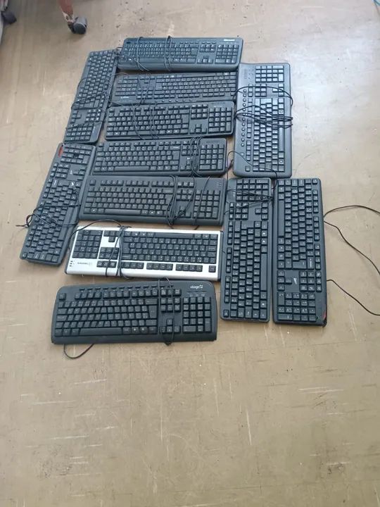 TECLADOS lote com 12 . - Foto 2