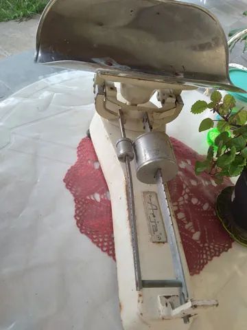 Balança pediatrica antiga funcionando