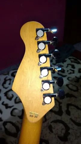 Guitarra cóndor rock!