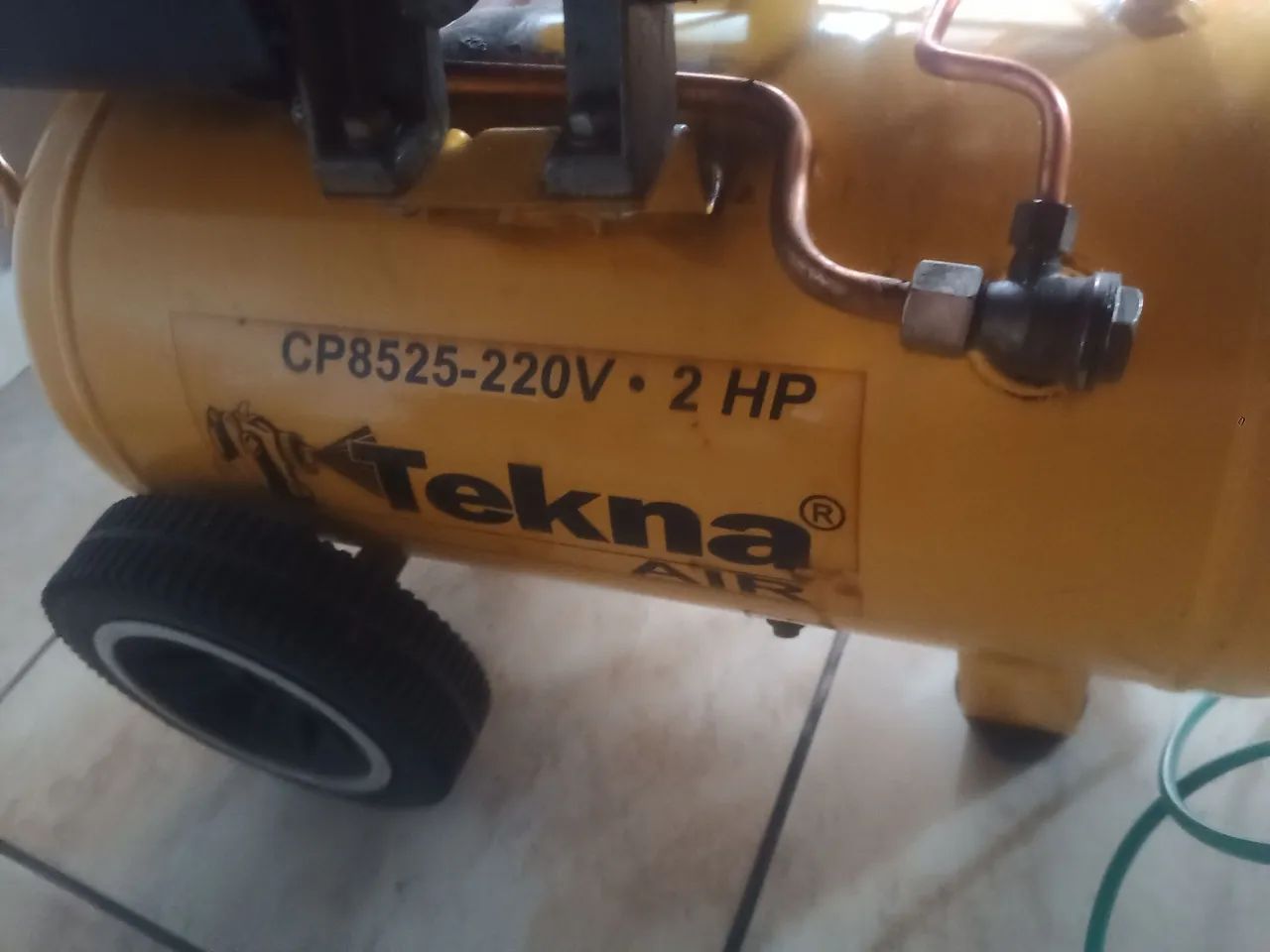 Compressor de Ar Tekna CP8525-220V - 2 HP