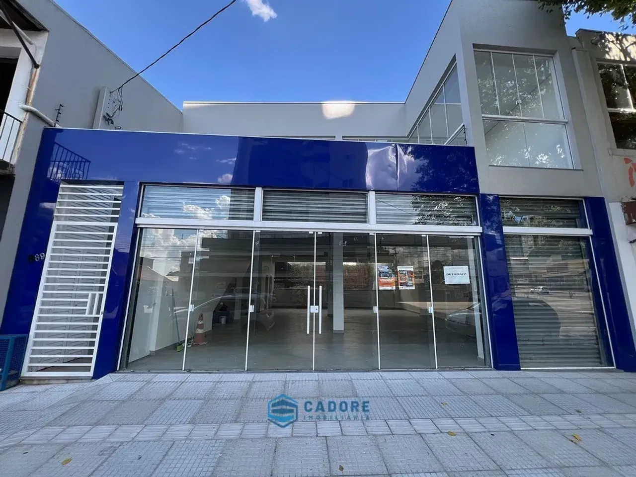 Sala comercial 150m² para locação em Avenida