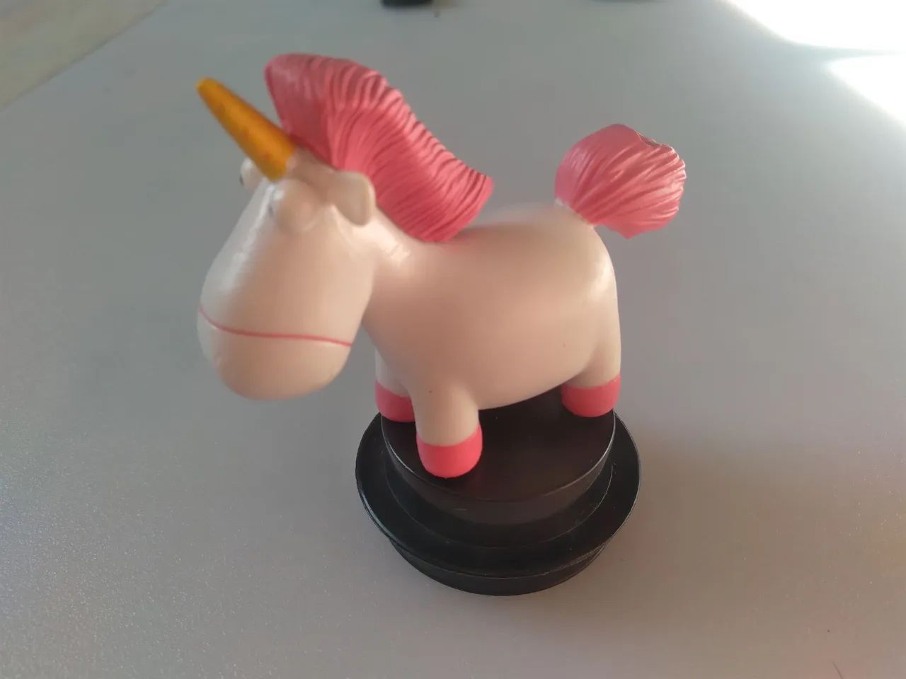 MINIATURA FLUFFY MEU MALVADO FAVORITO 3 