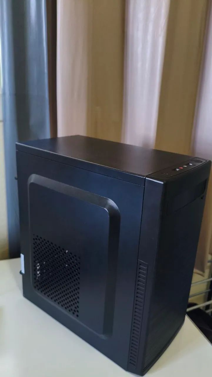 Gabinete/CPU KMEX, processador Intel I3, 4 GB RAM, SSD 120 GB 