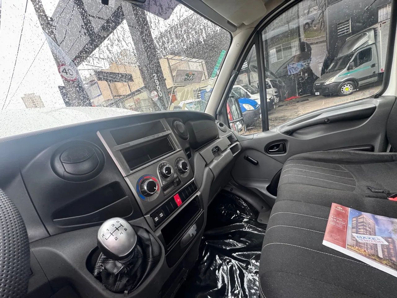 Iveco Daily 35s14 2015 novíssima  - Foto 13