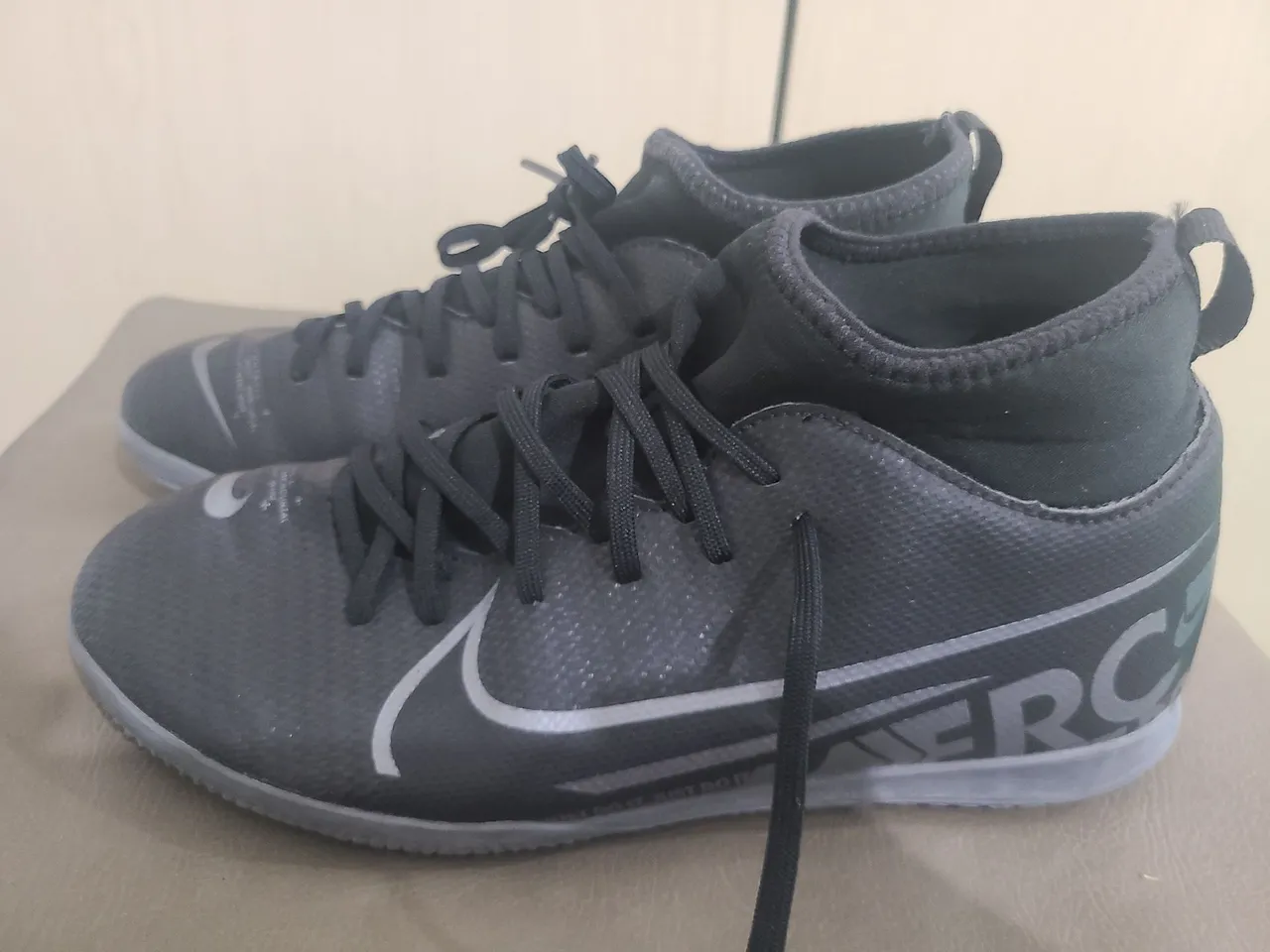 Chuteira Nike Futsal Mercurial original - Tamanho 36