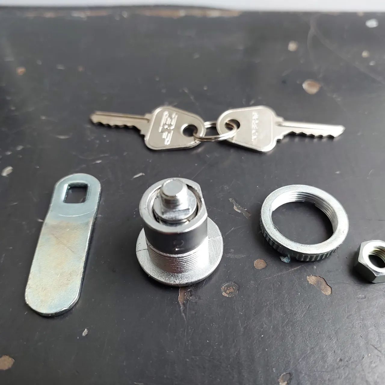 Fechadura para armario de aço  - Foto 2