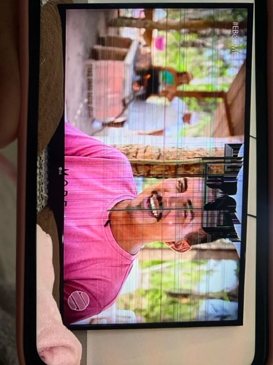 TV com tela quebrada