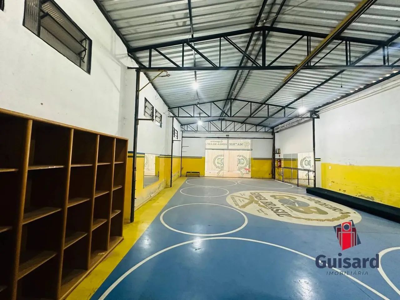 Galpão com 550 mts - local privilegiado em Taubaté