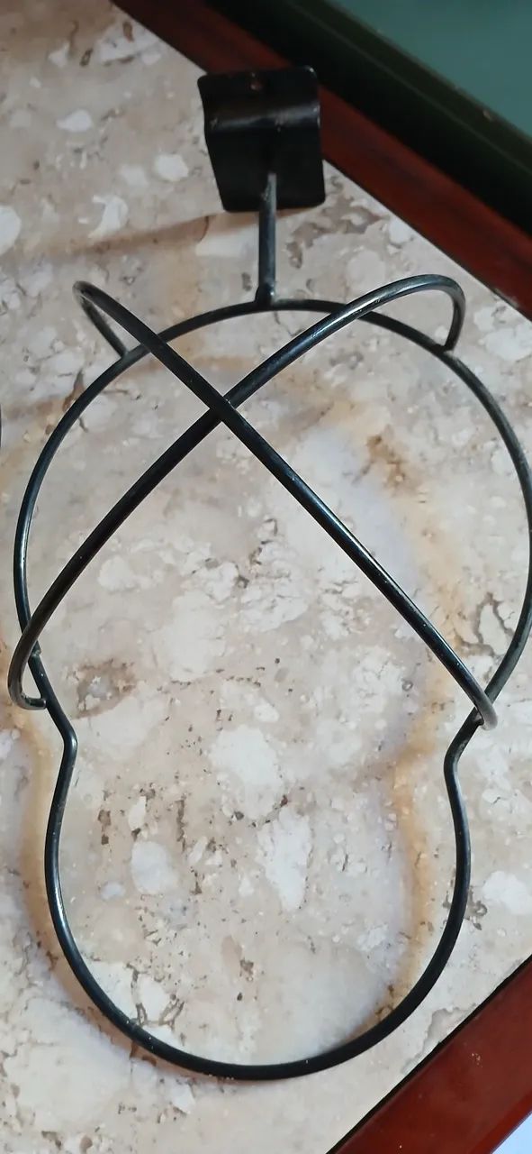 Porta Boné de Metal