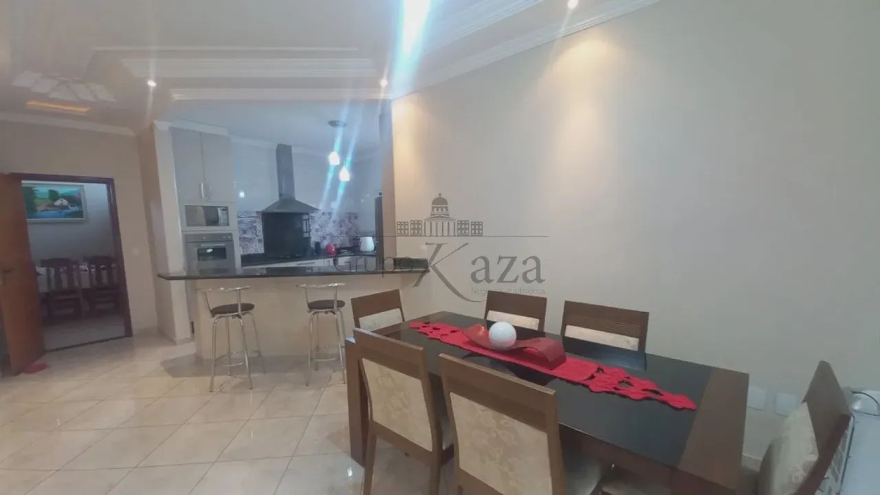 Casa Térrea em Lote Inteiro - Bosque dos Ipês - 4 Dormitórios - 201m² - Foto 4