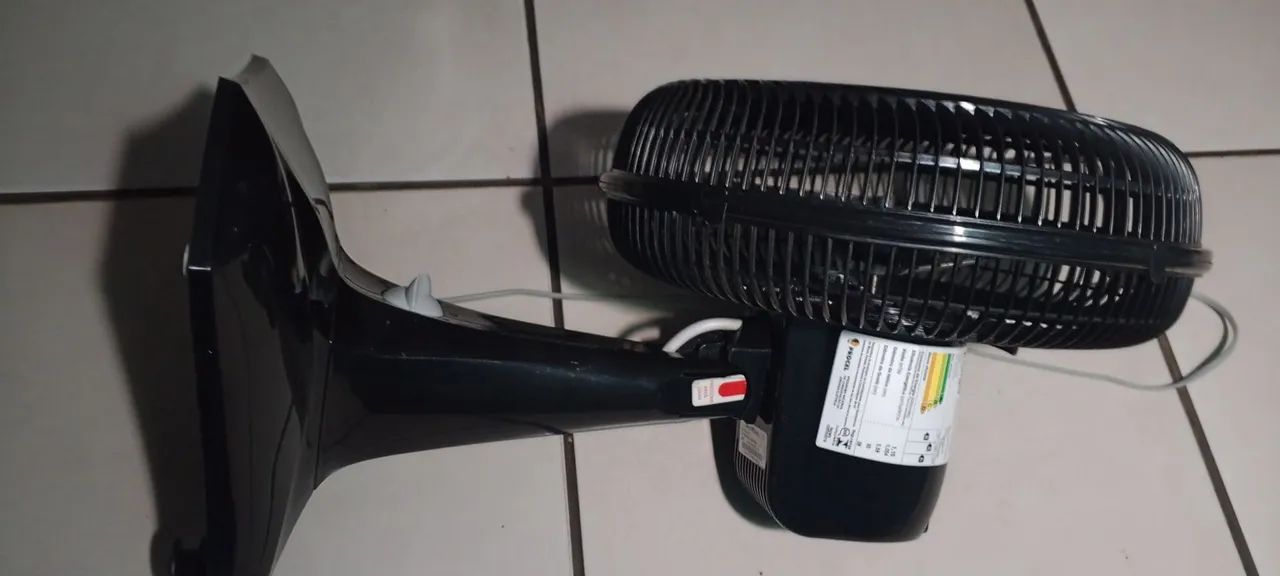 Vendo ventilador funcionando perfeitamente 