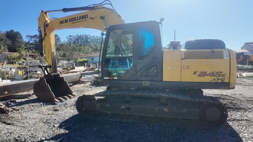 Escavadeira Hidráulica New Holland E245C - Ano 2020 - Foto 3