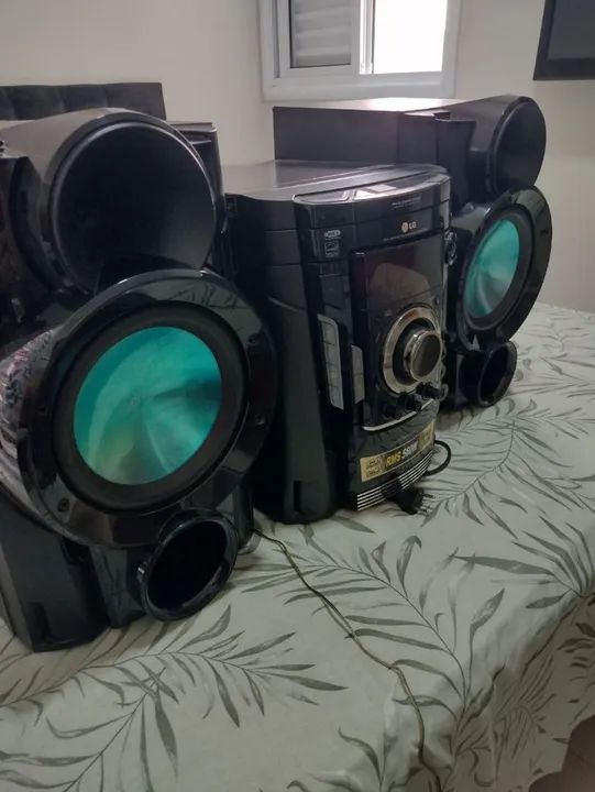 Som LG 560W RMS com Bluetooth e USB - Foto 4