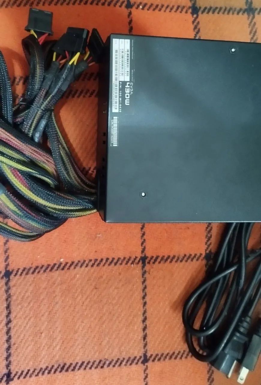 Fonte EVGA 430W Plus White bivolt com pfc ativo - Foto 4