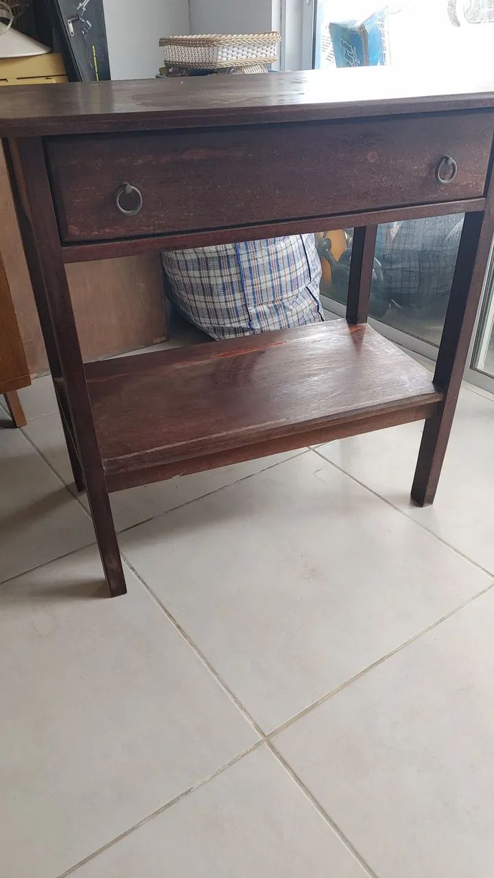 Wooden table64176434303619120