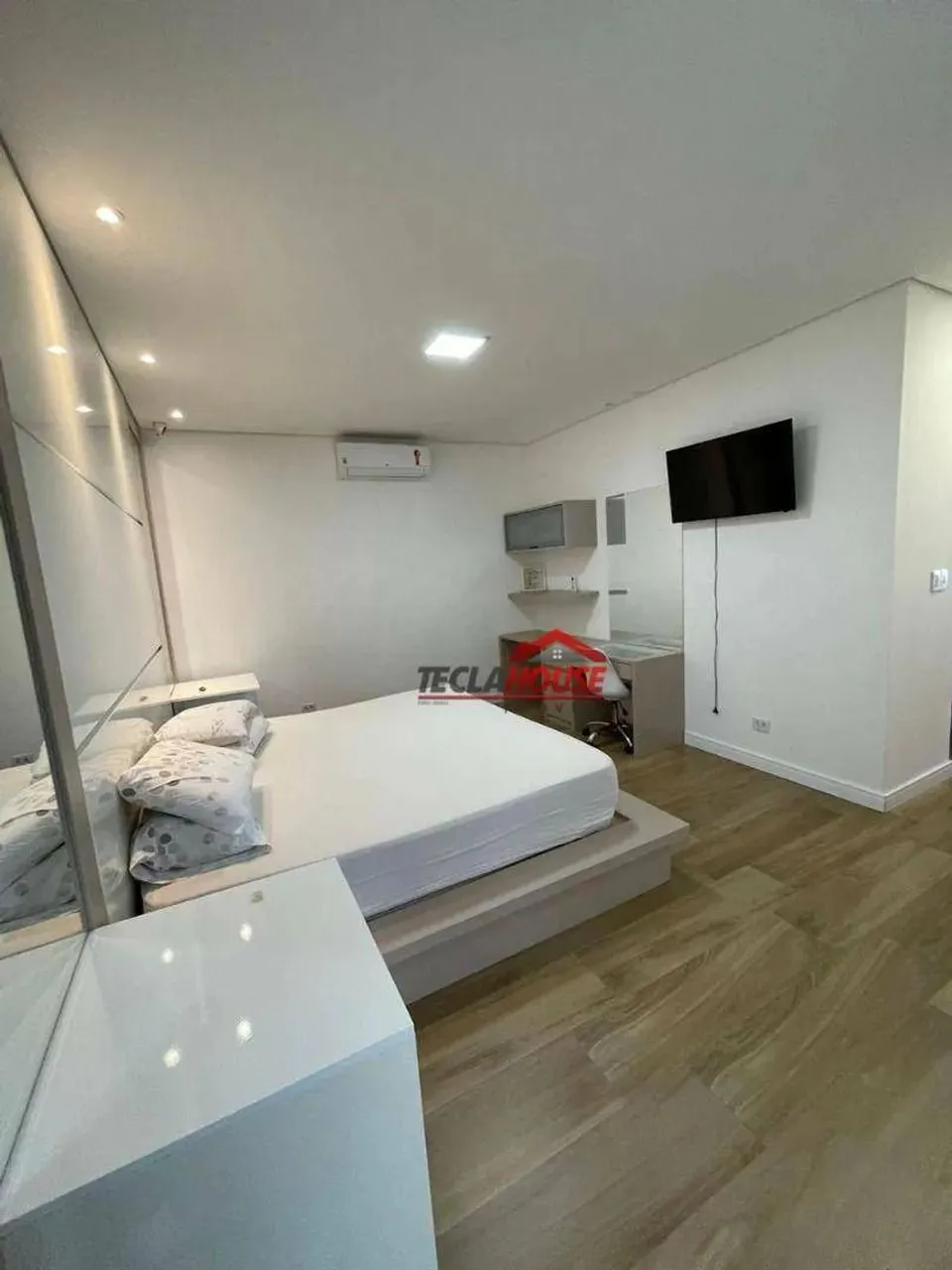 VENDO LINDA CASA EM MOGI DAS CRUZES CONDOMÍNIO EKO PARK. OPORTUNIDADE